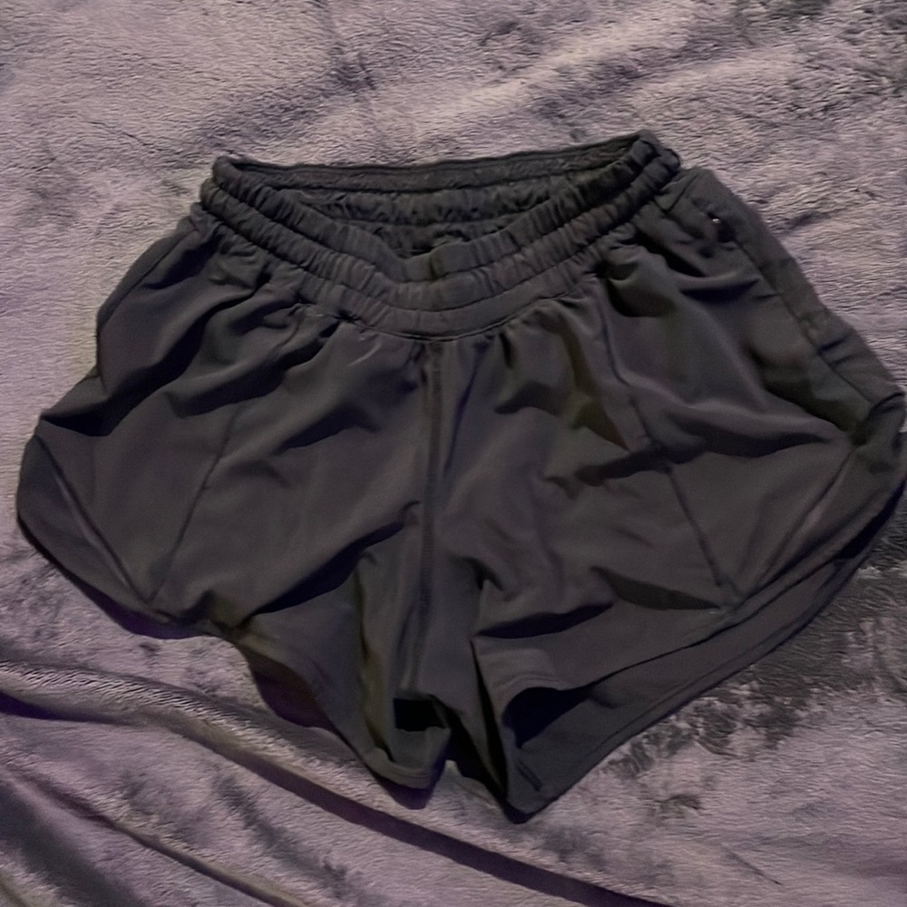 size 4 hotty hot lululemon shorts!